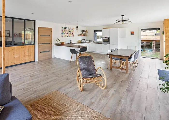 La Maison En Bois - Confortable Et Paisible Avec Jardin