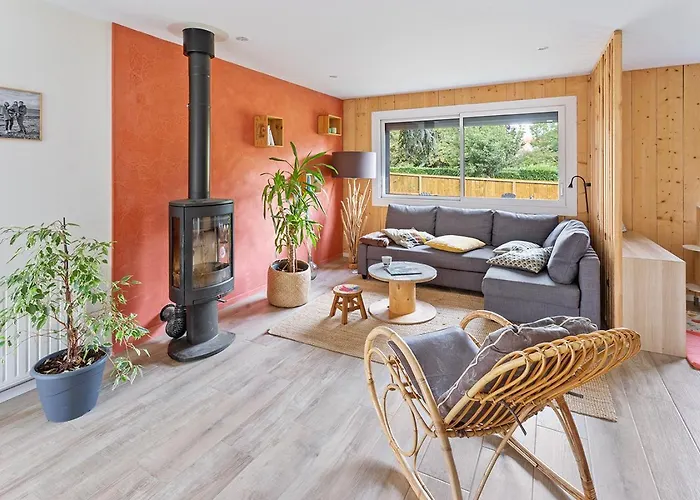 La Maison En Bois - Confortable Et Paisible Avec Jardin